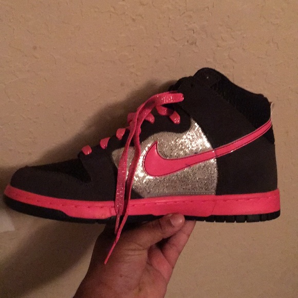 PINK/GREY/GLITTER NIKES👟 - Picture 2 of 4